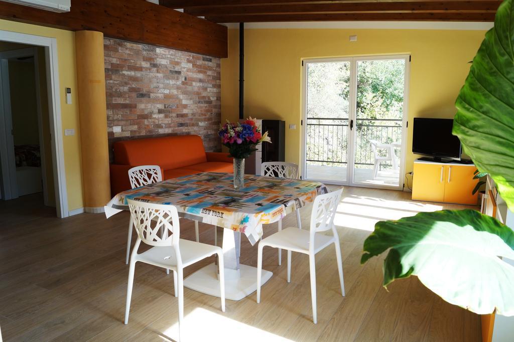 Appartement Residenza Andrea Olga à Laglio Chambre photo